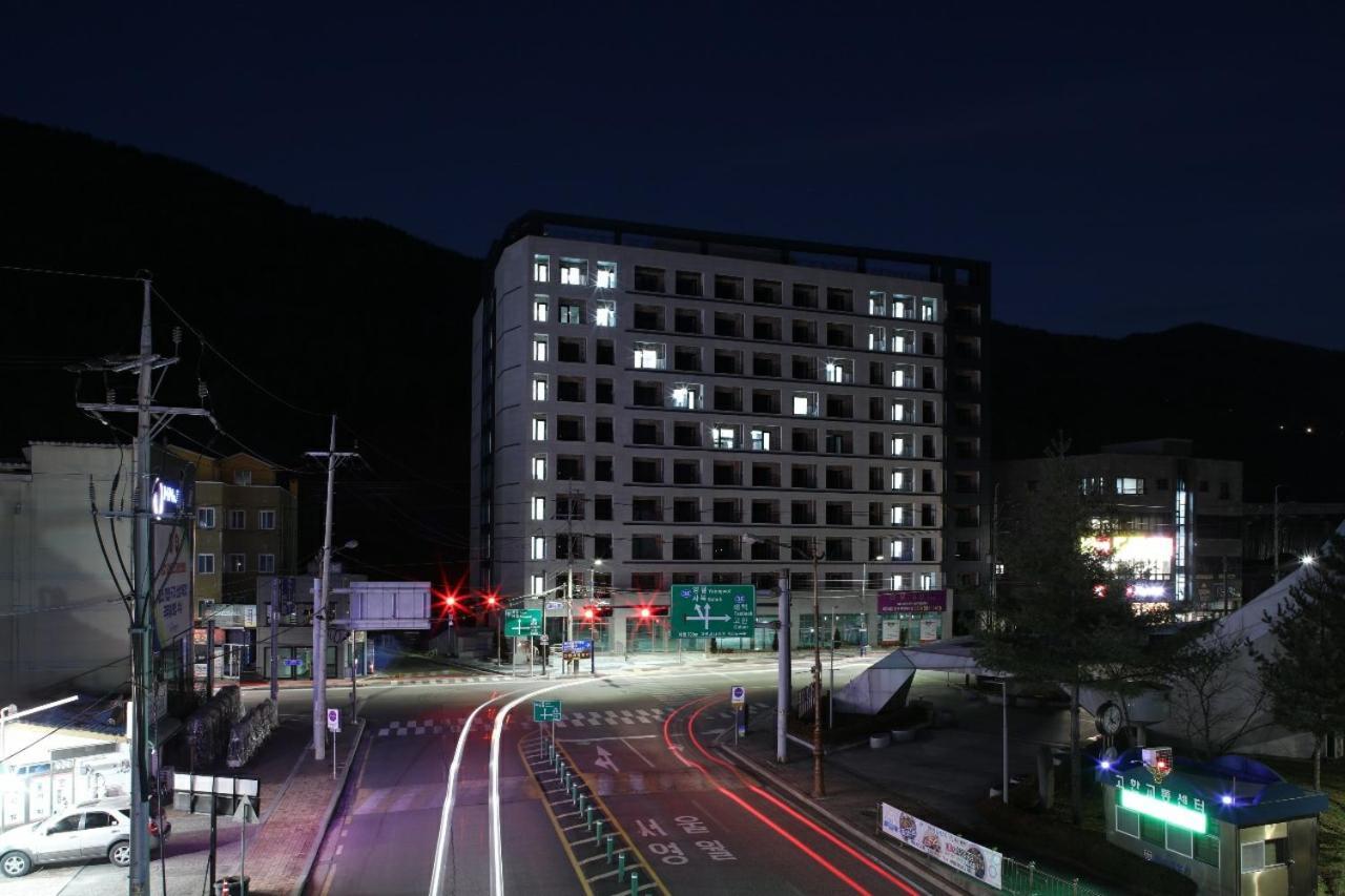 Miami Jeongseon Hotel Exterior foto